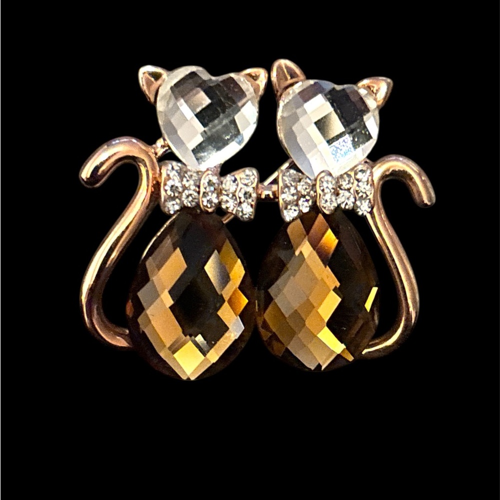 Elegant Cat-Shaped Crystal Earrings